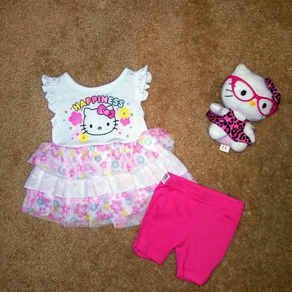 🚨 One Left!! 🚨 Adorable Hello Kitty Outfit - Picture 2 of 4